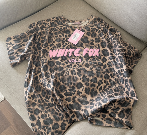 White Fox Women's Leopard Pattern Design Personalized Short Sleeve photo review