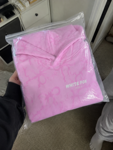 Click to view full screen Pink Bow Oversized Hoodie – Soft Cozy Streetwear for Women photo review